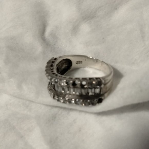 Ross Simons Baguette and round diamond ring - Picture 4 of 5